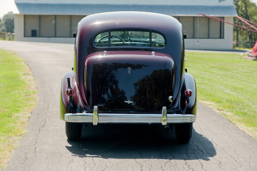  Cadillac Series 70 Fleetwood Touring Sedan 1936 года  (фото 13 из 22)